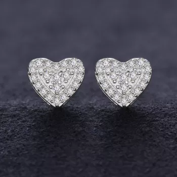 Heart D VVS Moissanite Stud Earrings: Icy Sparkle